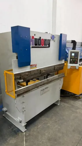 Dobradeira CN  1300 x 30 ton
