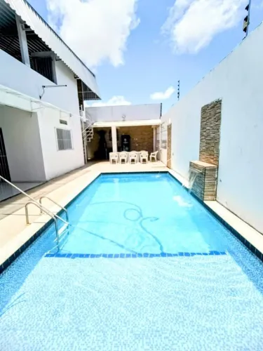 Aluga-se casa de praia em Gaibu 5 quartos pra 25 pessoas 