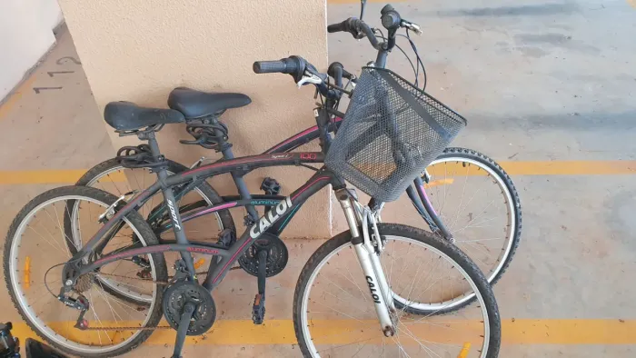 Duas Bicicletas Caloi Adulto. Feminina e masculina pelo preço de uma.