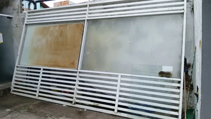 Porta em alumínio 