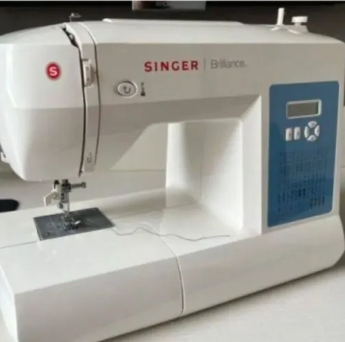 Máquina de costura Singer Brilliance 6160 em ótimo estado, bem cuidada.