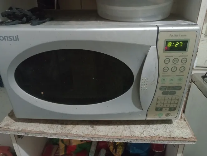 Vendo microondas funcionando perfeitamente 220v