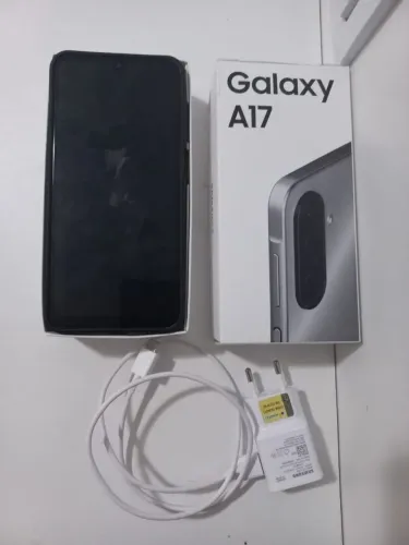 CELULAR SEMI NOVO POUCOS DIAS DE USO, NA CAIXA, COM CARREGADOR, CAPA E PELÍCULA