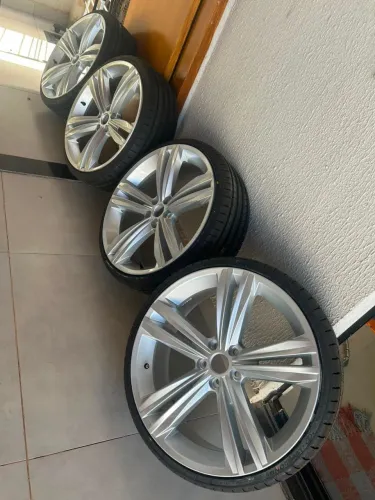 Rodas aro 20 5x100 pneus 100% modelo tiguan
