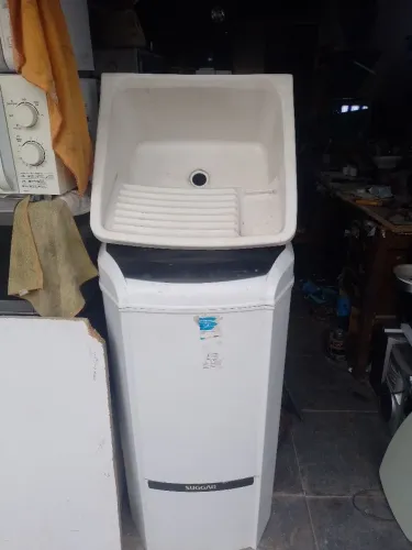 Tanquinho sugar 10kls semi novo e tanque de área plastico