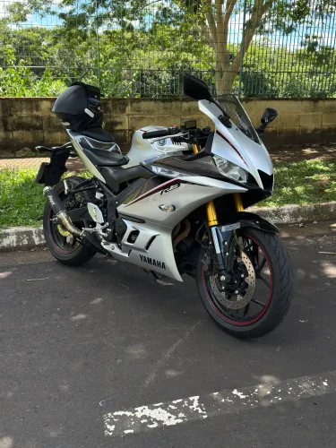 YZF R3 Prata