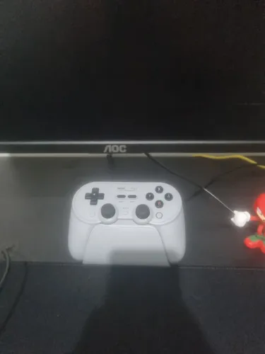 Controle 8bitdo PRO3 com dock de carregamento
