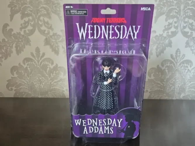 Figura Wednesday / Wandinha Addams. Toony Terrors. Neca!