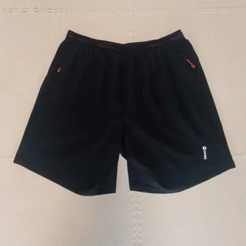 Bermuda OXER masculina com detalhes vermelhos