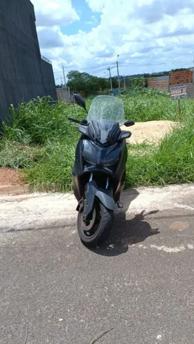 Vendo xmax 250 vc ( unico dono)