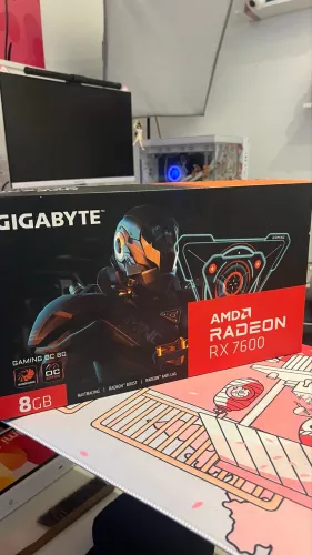 Placa de Vídeo Gigabyte Radeon RX 7600 Gaming OC 8GB GDDR6