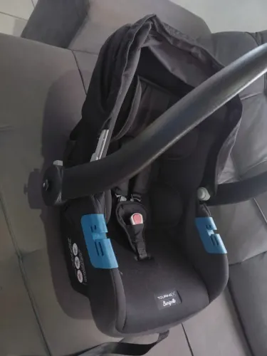 Carrinho de bebê + Bebê conforto
