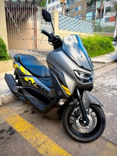 Moto Yamaha NMax 160 connected 2024