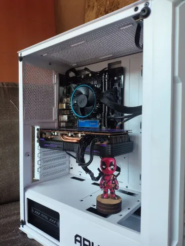 PC GAMER DE ALTO DESEMPENHO.
