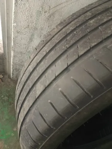 2 pneus Pirelli 205/55/17 passa até na vistoria sendo que um precisa fazer vulcanização