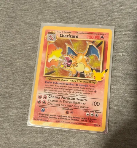 Charizard 4/102 celebrações