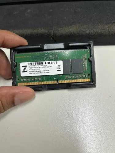 Vendo memória ram DDR 4 de 8 gb frequência de 3200