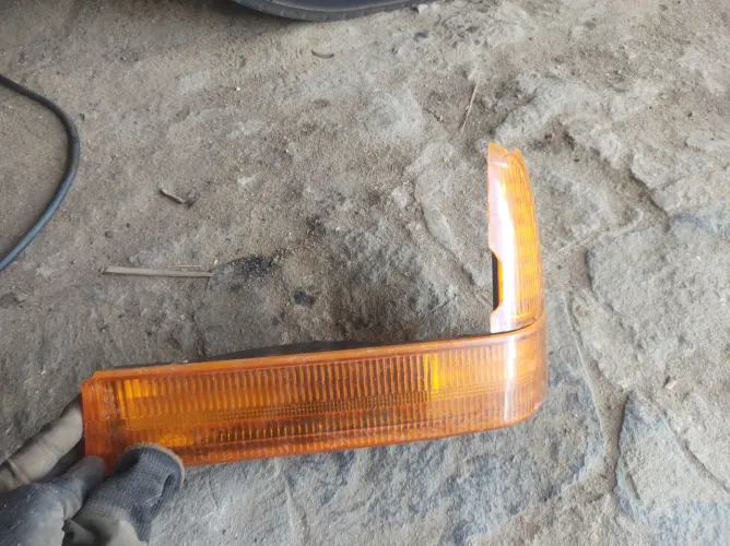 Lanterna esquerda f4000 ou f350