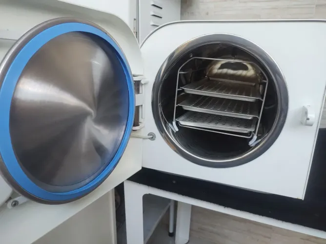 Autoclave