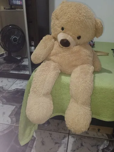 Vendo um urso grande de pelúcia ótimo estado