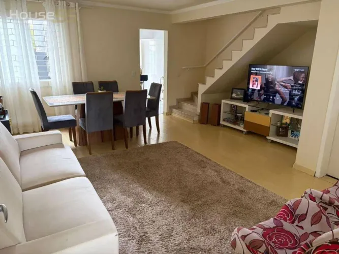 Sobrado com 3 dormitórios à venda, 181 m² por R$ 835.000,00 - Novo Mundo - Curitiba/PR