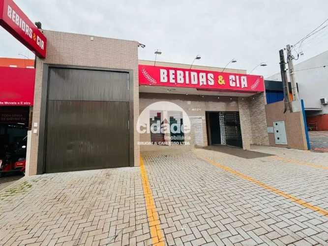 Terreno + Barracão a venda Bairro Floresta na avenida principal