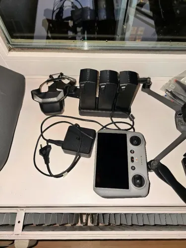 DJI Mavic 3 Pro Fly More Combo - Excelente Estado - Kit Completo