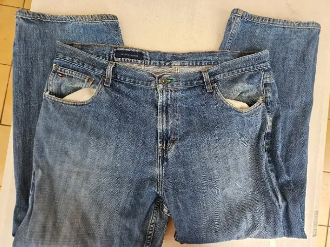 Calça jeans Tommy Hilfiger tam.48 freedom jean