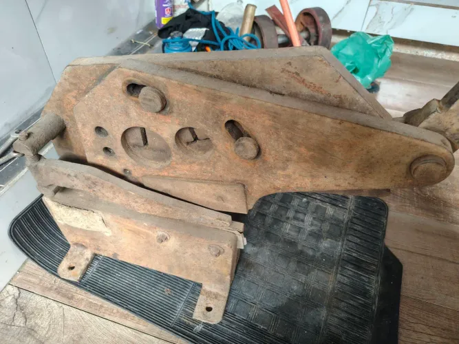 Cortador de ferragens, contoneiras, barras e tubos