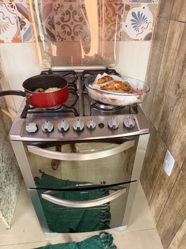 Fogão duplo forno funcionando eletrolux