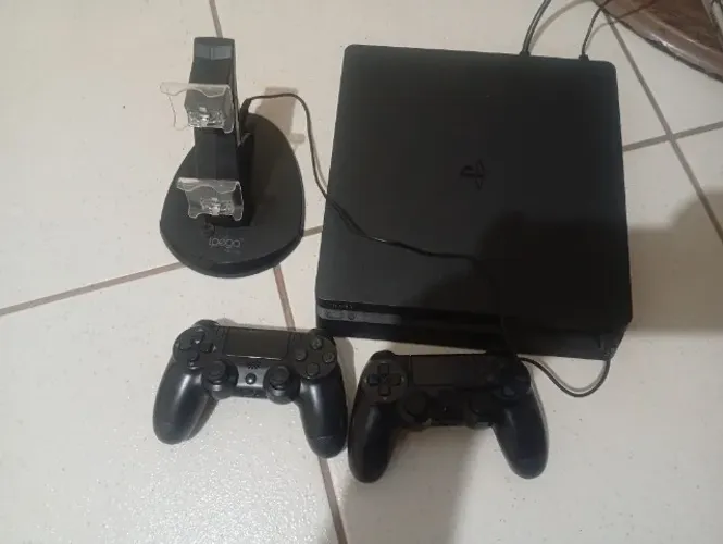 Ps 4 2 controles e 7 jogos