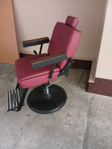 Cadeira de barbeiro marri