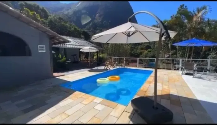 Locação TEMPORADA: Linda Casa com 4 quartos em Araras - Petrópolis - RJ