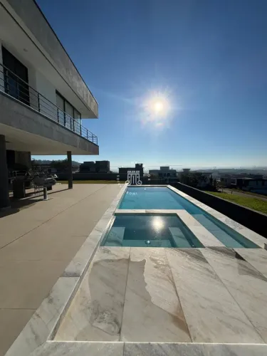 Casa de Alto Padrão à Venda e para Locação no Condomínio Fazenda Serra Azul II - Itupeva/S