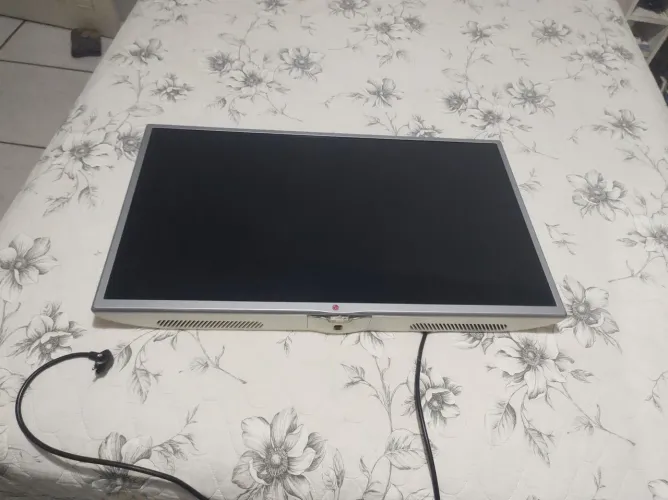 Tv lg (não é smartv) 32 polegadas