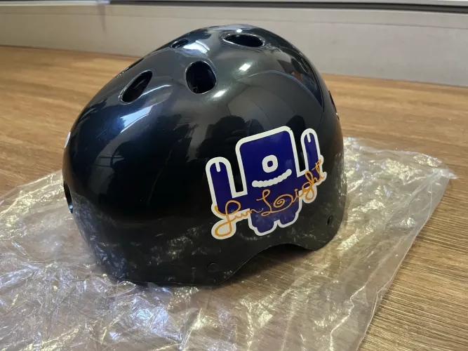 Capacete de skate/patins Adulto - NOVO