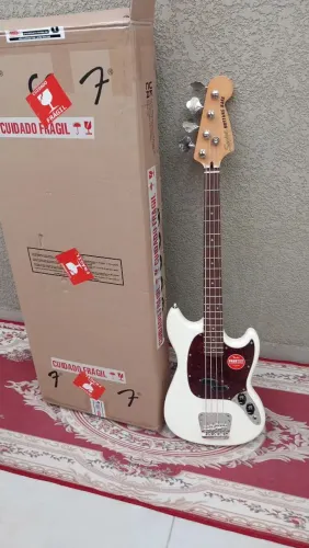 Contrabaixo Mustang Squier Classic Vibe ( Novo)
