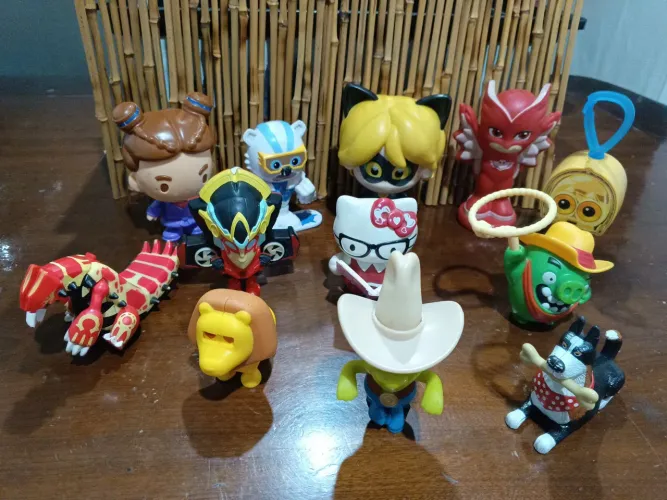 12 Brinquedos Variados