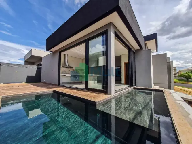 Casa em Condomínio de Alto Padrão em excelente localização no Residencial Alto do Castelo
