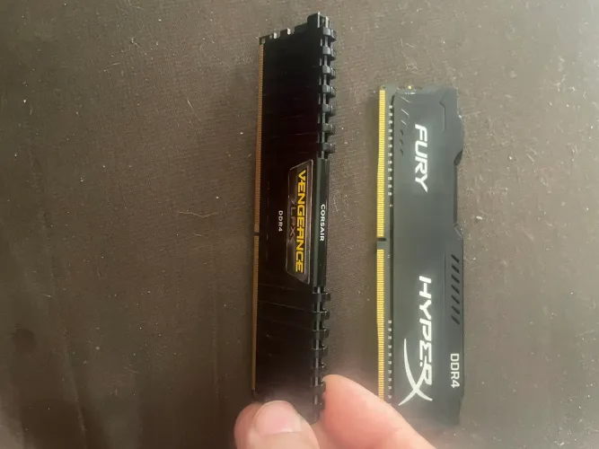 2 MEMORIAS DDR 4 2400mhz preco as duas