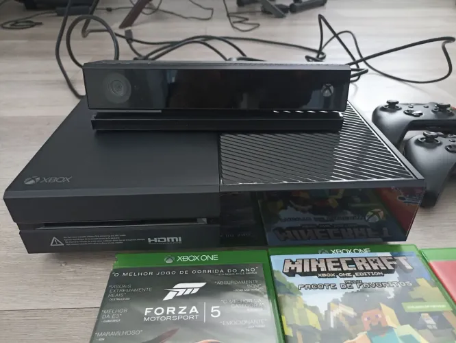 Xbox one vendo ou troco por iPhone,dou volta avista,