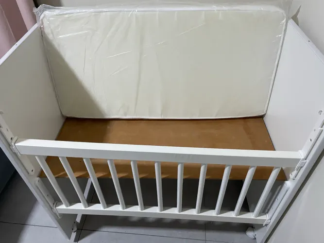 Mini berço seminovo 