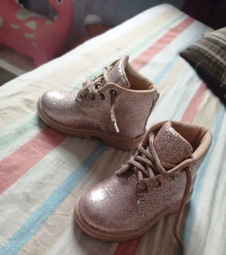 Botinha Bebê Menina Coturno Glitter Rose Gold Tamanho 22 - Pouco Usada