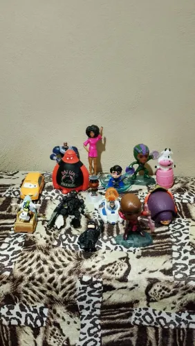 Lote brinquedos colecionáveis 