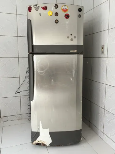 Geladeira com defeito