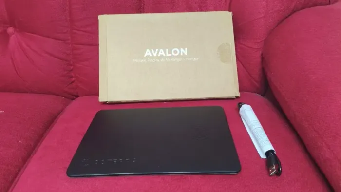Avalon mouse pad with wireless charger