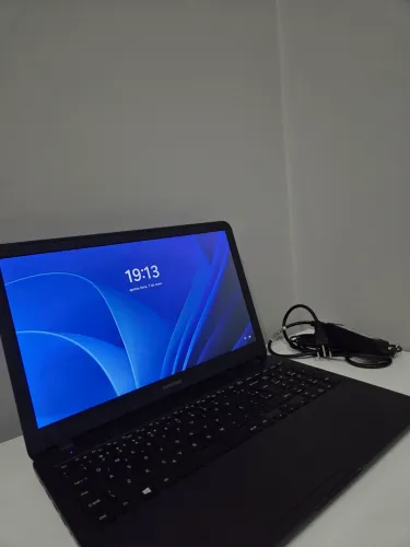 Notbook Samsung + Carregador 