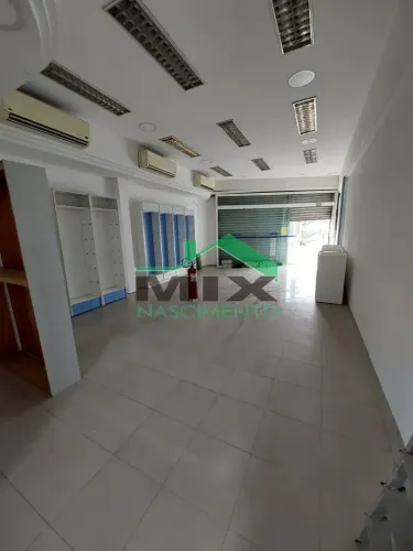 Salão Comercial para Alugar no Taboão SBC com 70m² em Avenida de Grande Movimento.