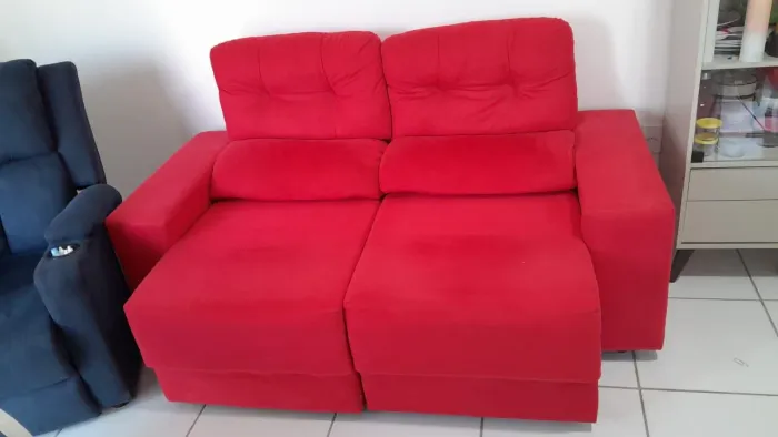 Sofá retrátil e reclinável