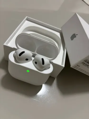 AirPods4